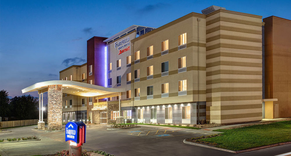 Fairfield Inn & Suites By Marriott Lethbridge Extérieur photo